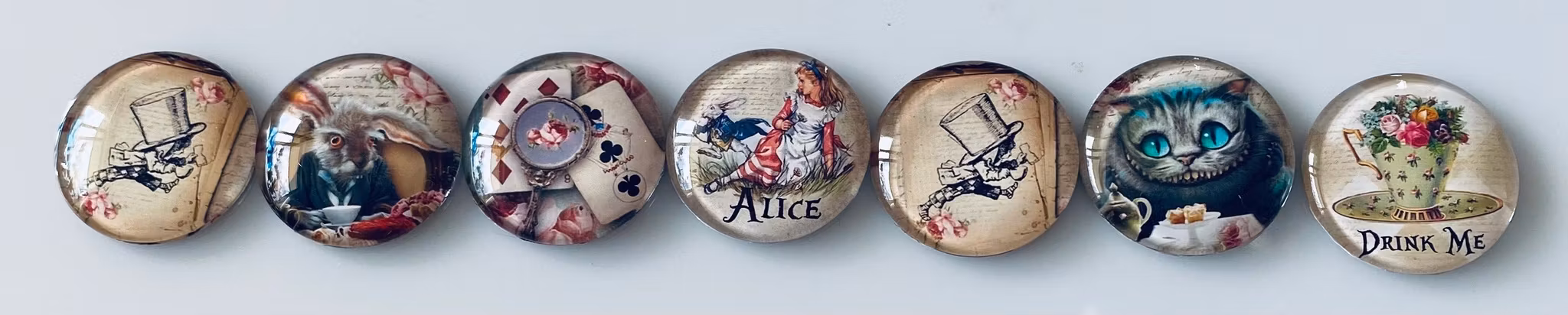 Armband Alice i underlandet