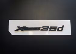 BMW 35d xdrive emblem i svart