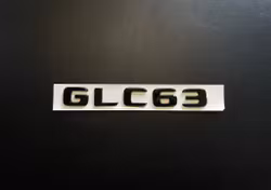 Mercedes-Benz AMG GLC63 emblem i svart