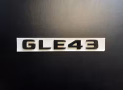 Mercedes-Benz AMG GLE43 emblem i svart