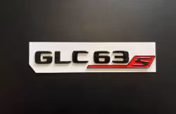 Mercedes-Benz AMG GLC63 S emblem i svart