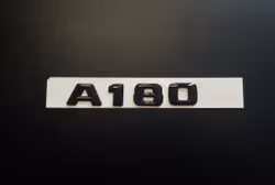 Mercedes-Benz A180 emblem i svart