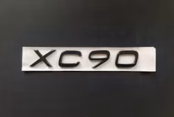Volvo XC90 emblem i svart