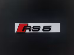 Audi RS5 emblem i svart