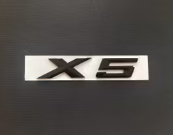 BMW X5 emblem i svart