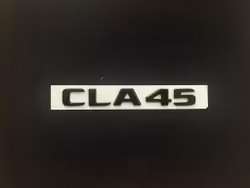 Mercedes-Benz AMG CLA45 emblem i svart