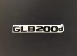 Mercedes-Benz GLB200d emblem i svart
