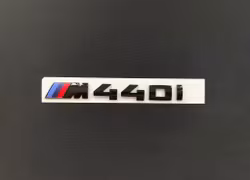 BMW M440i emblem i svart