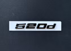 BMW 520d emblem i svart