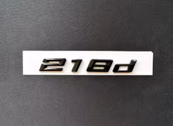 BMW 218d emblem i svart