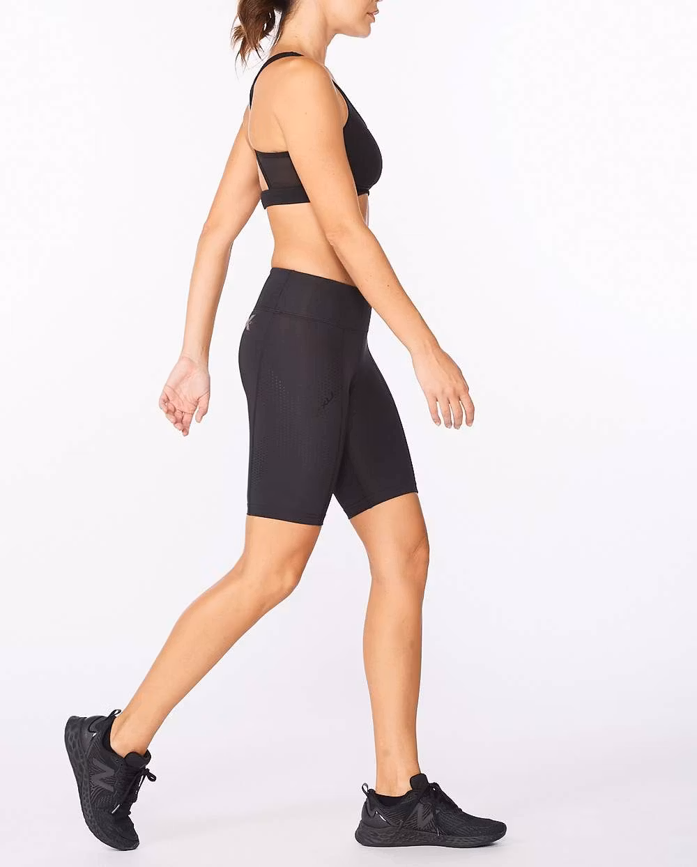 2XU Motion Mid-Rise Compression Short - Black/Dotted Black Logo (Dam)