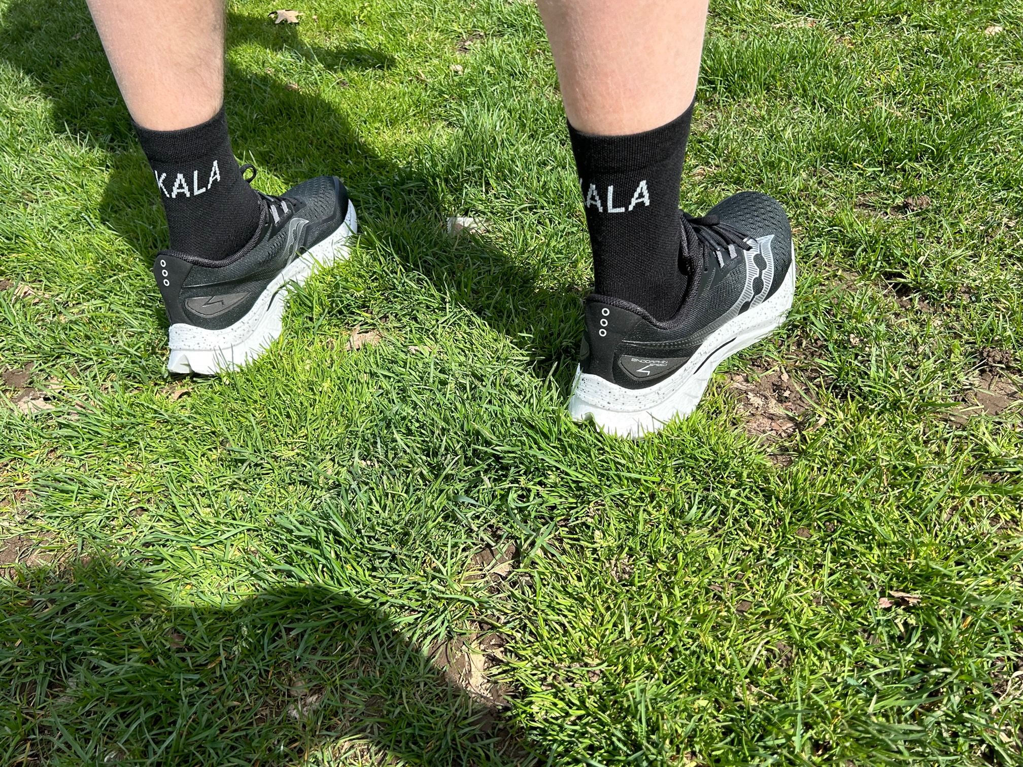 Skala i brôten - Svart ullstrumpa