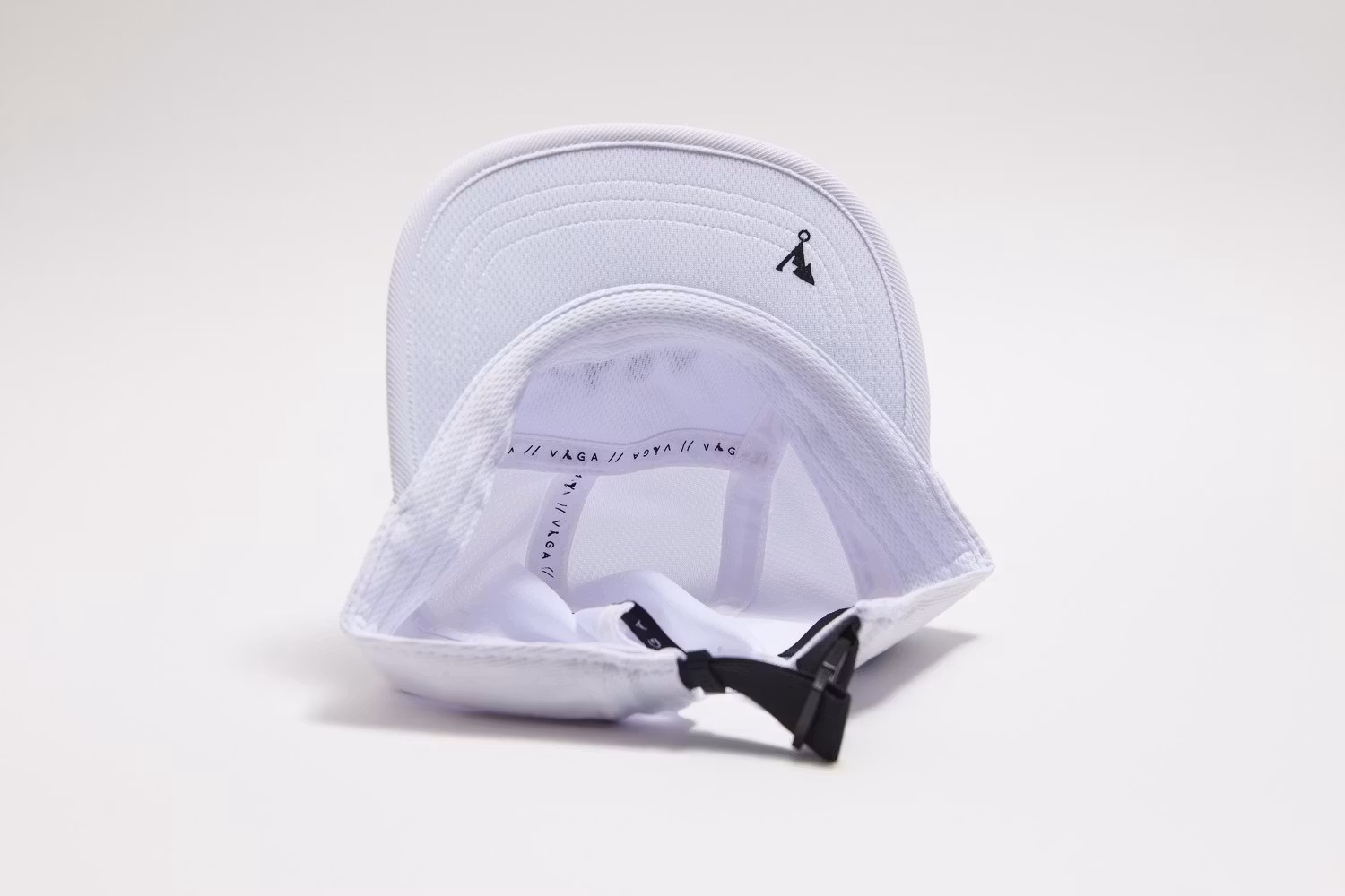 VÅGA Club Cap All White