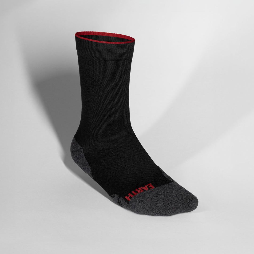 Near Earth - The Distance Running Sock - Black