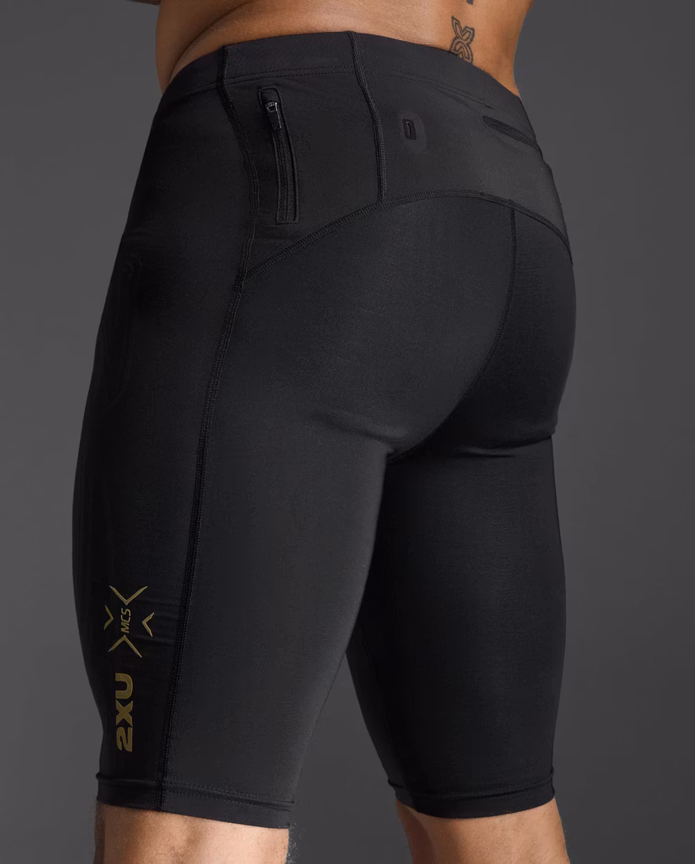 2XU Light Speed Compression Shorts - Black/Gold Reflective (Herr)