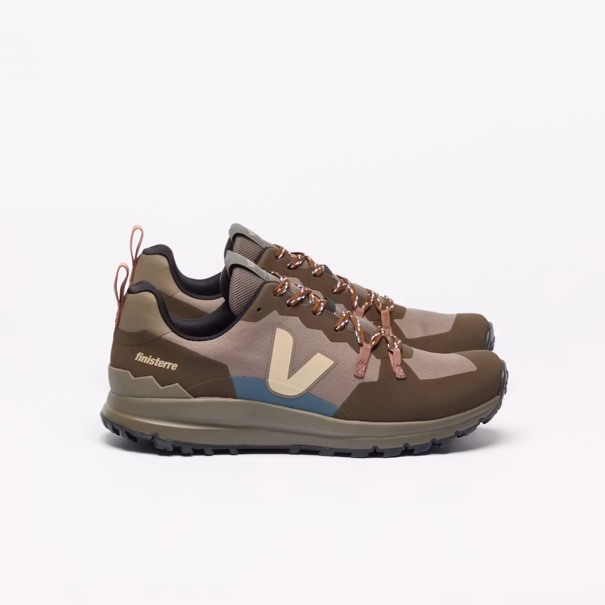 Veja x Finisterre Fitz Roy (Dam) - Basalt Almond