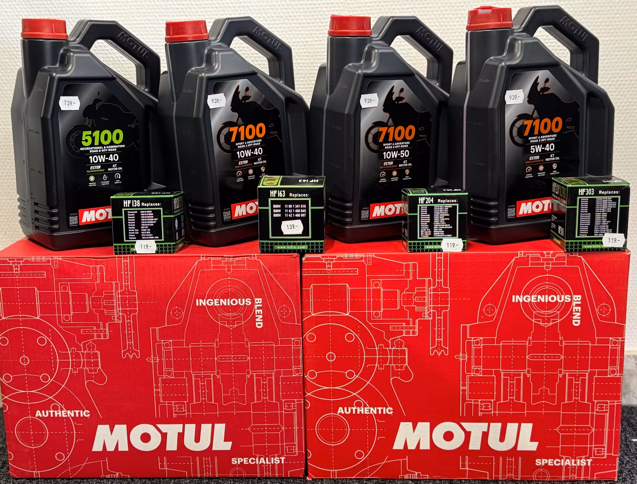 Motul 7100 10w40 4L * 1st HiFlo Oljefilter ingår *