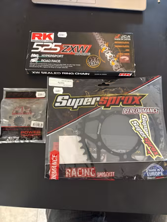 Drivpaket Blackline Aprilia V4 525 ( 42 - 15 )