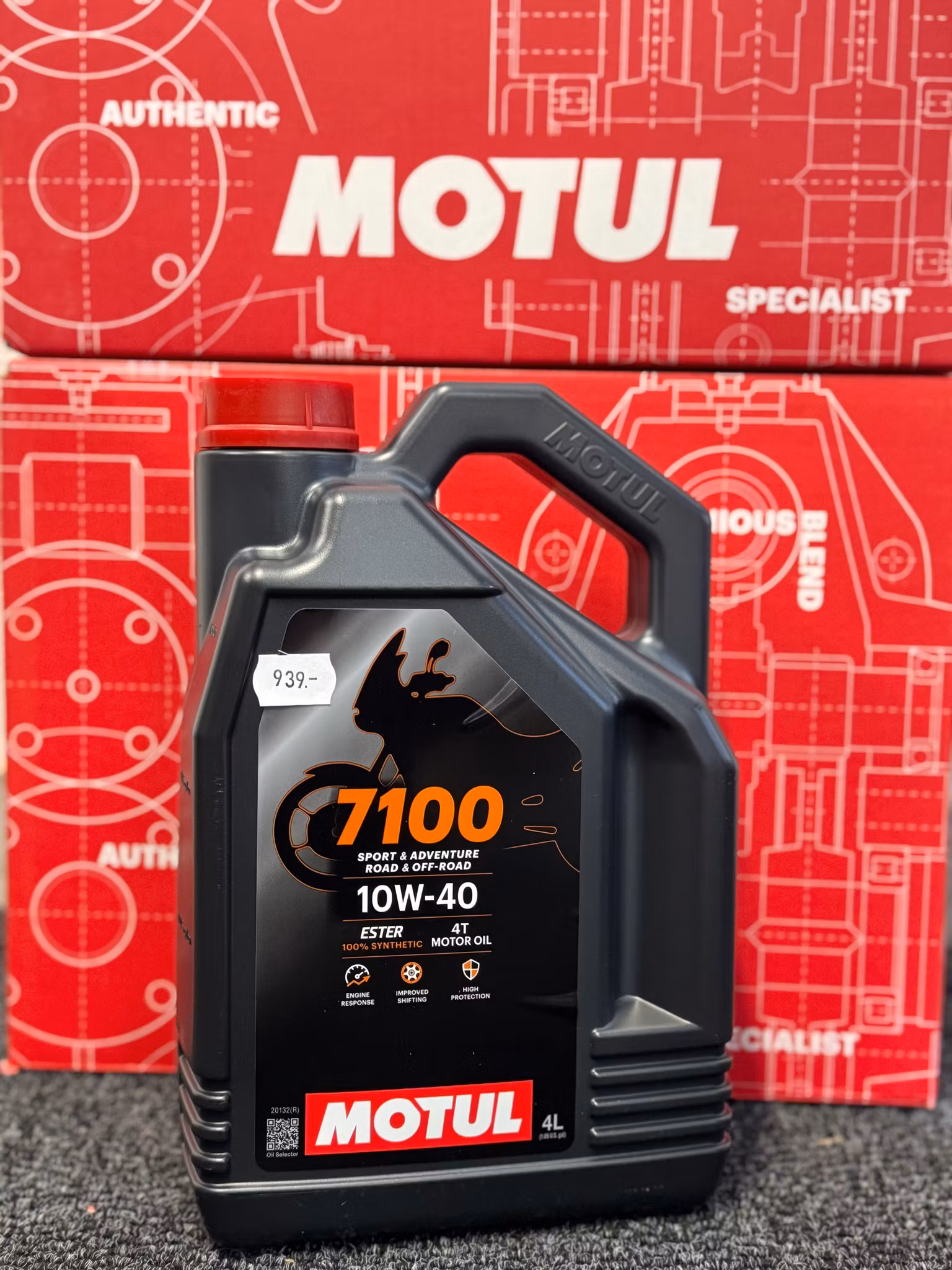 Motul 7100 10w40 4L * 1st HiFlo Oljefilter ingår *