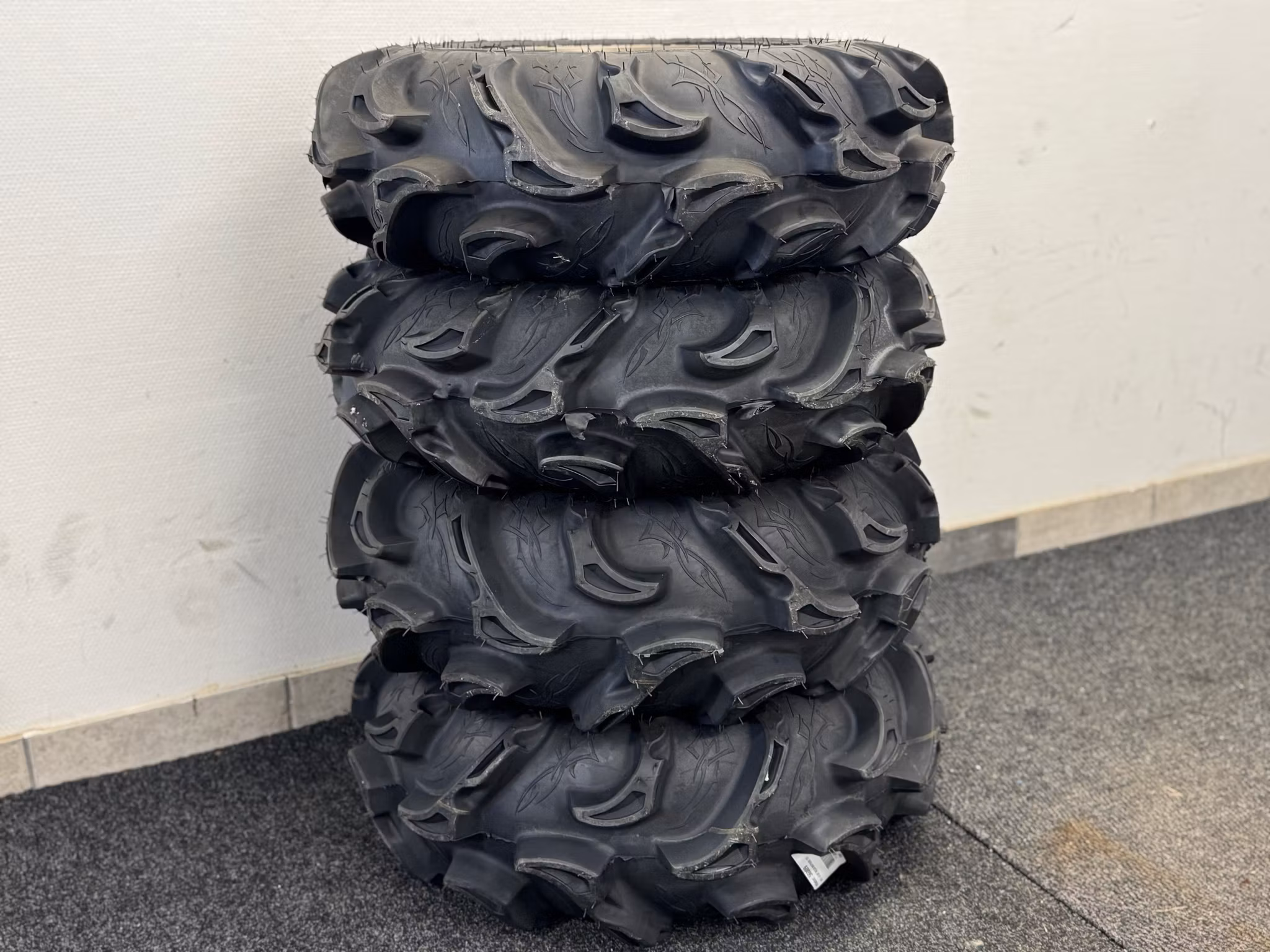 4x110 ITP Hurricane Bronze + ITP Mega Mayhem 28x14”