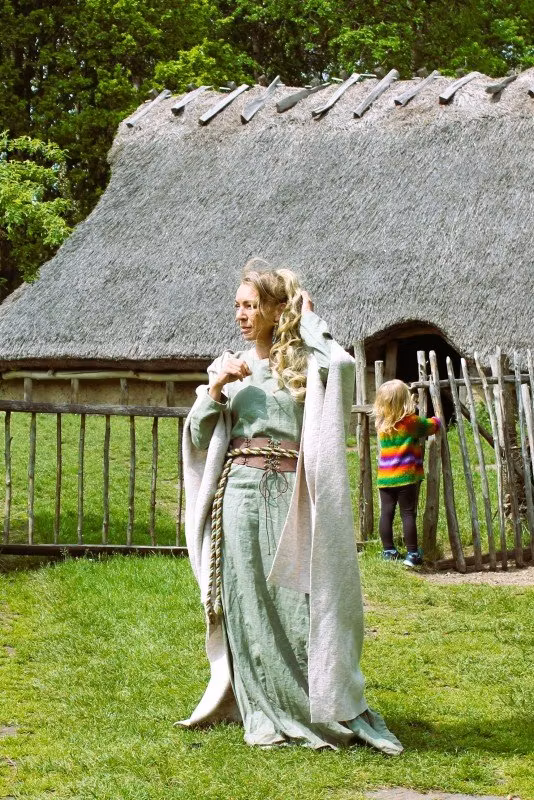 Making fabric in Viking Age