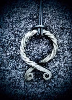 Trollkors Odal Runa med Läderband