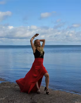 Snygg Röd Maxi Kjol