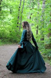 Turkos viking klänning Lea i Linne