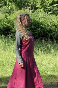 Rosa viking överklänning Maja i Linne