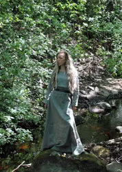 Grön vikingaklänning Istand i Linne