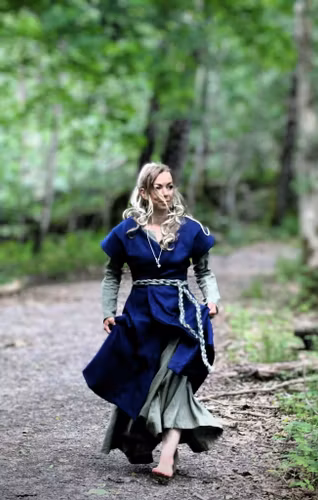 Blå 100% ull viking klänning