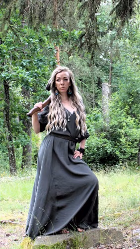 Mörk Grön vikingaklänning