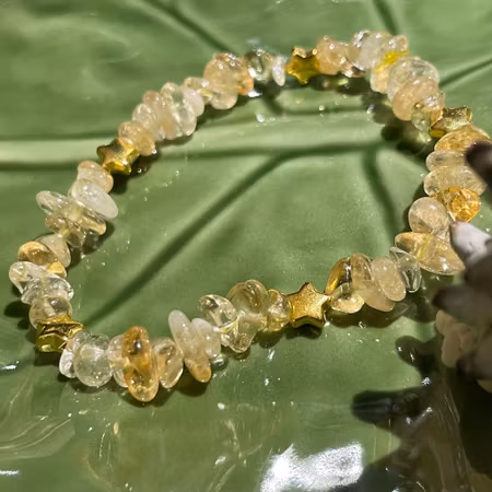 Armband - Citrin Bränd - chips - Guld stjärnor