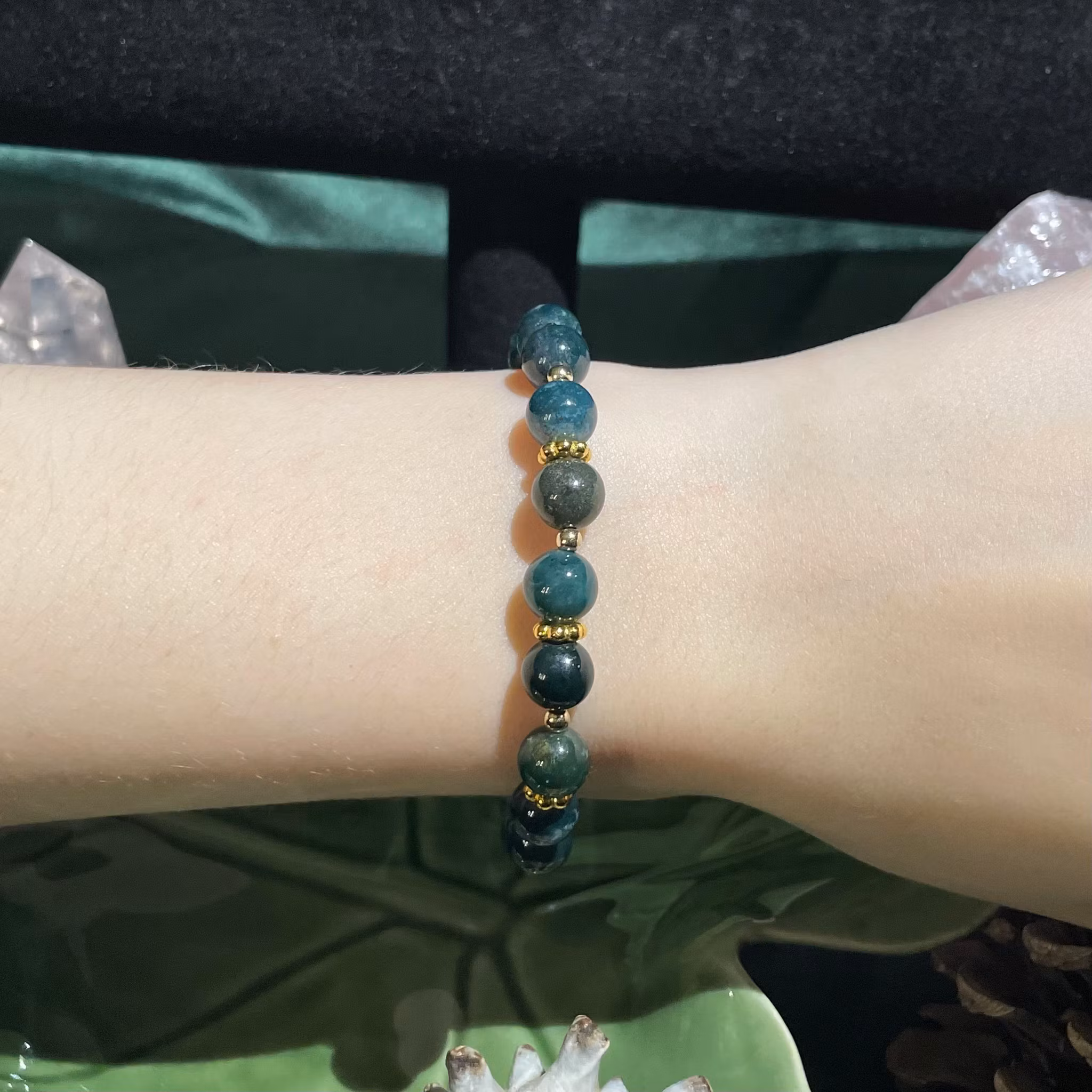 Armband - Mossagat - Rund - Guld pärlor (7-8mm)