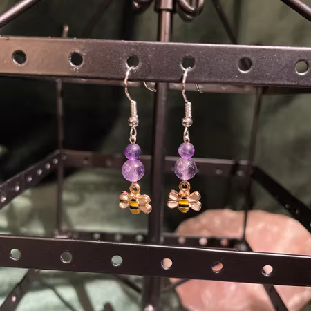 Örhängen- Ametist - Rund - Bi Charm