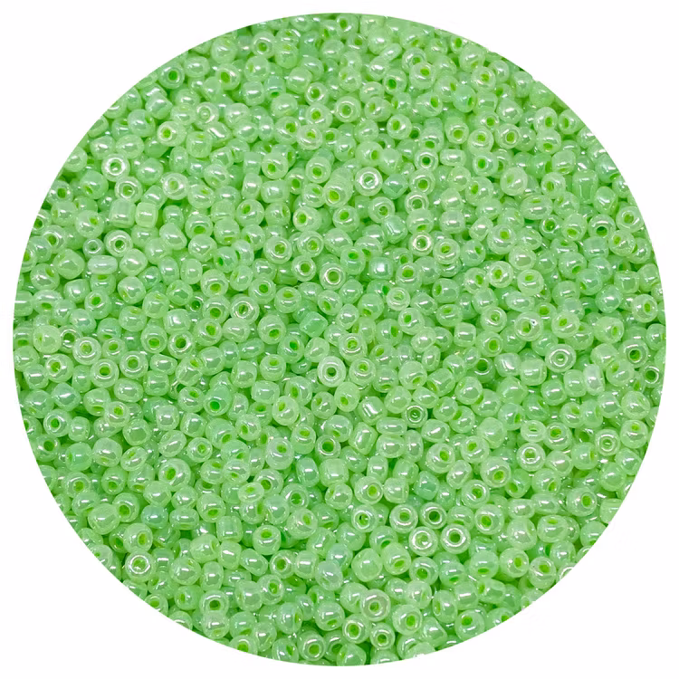 Seed beads 8/0 gorgeous green