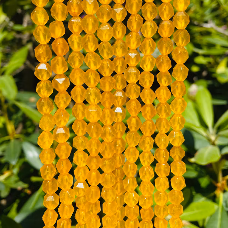 Jade 8x7 mm golden sun