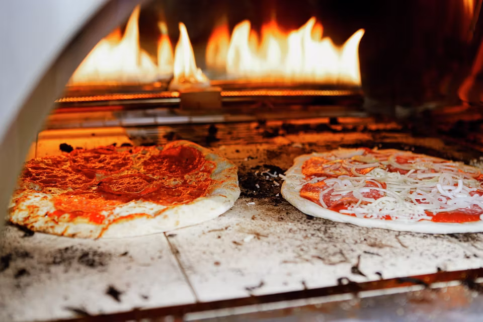 HÄLLMARK PIZZAUGN VED OCH GAS