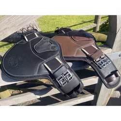 JumpIn One Short mesh SAFETY Stud Girth