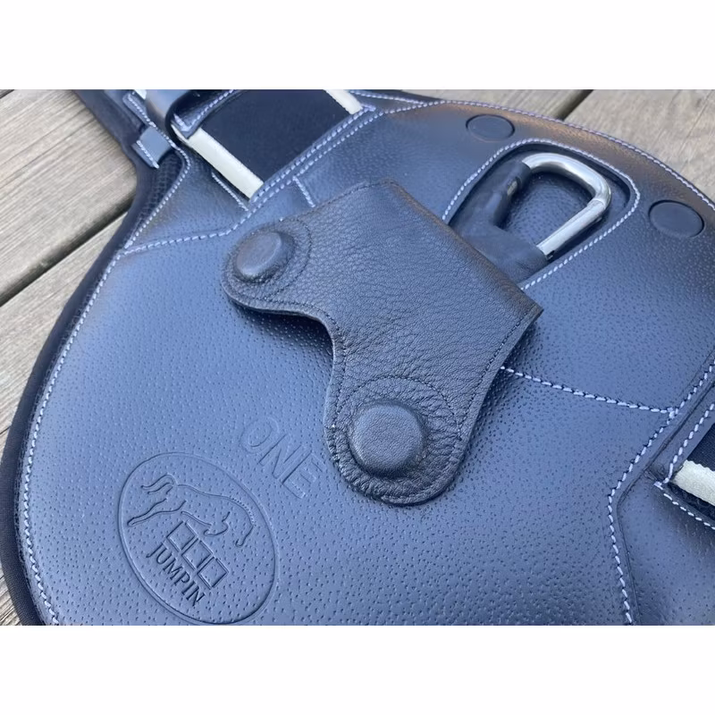 JumpIn One Short mesh SAFETY Stud Girth