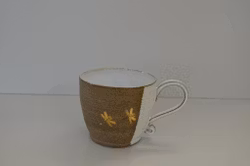 Temugg med trollsländor i guld