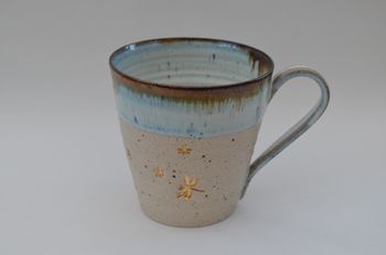 Mugg med trollsländor i dekor