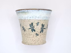 Blomkruka med blå trollsländor