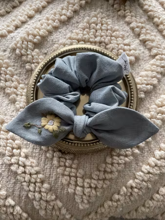 Broderte hårpynt