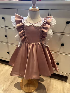 Bohemian satin dress (3 år)
