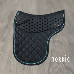 Nordic Horse Svart Vojlock med tryckavlastning och turkos passboal