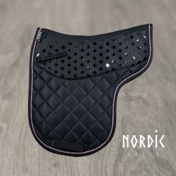 Nordic Horse Svart Vojlock med tryckavlastning och rosa passboal