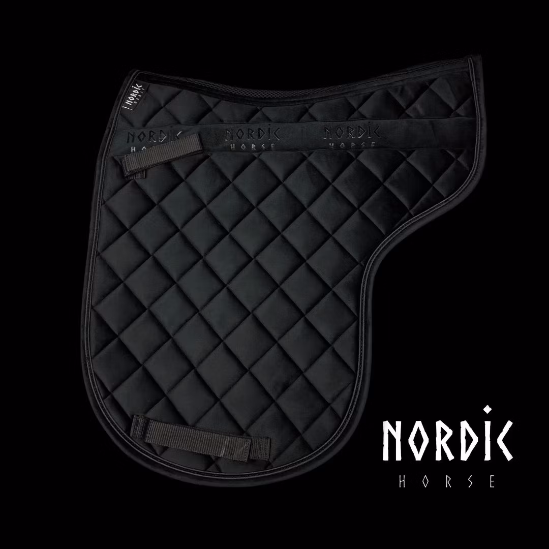 Nordic Horse Vojlock i blank svart sammet. NYHET !