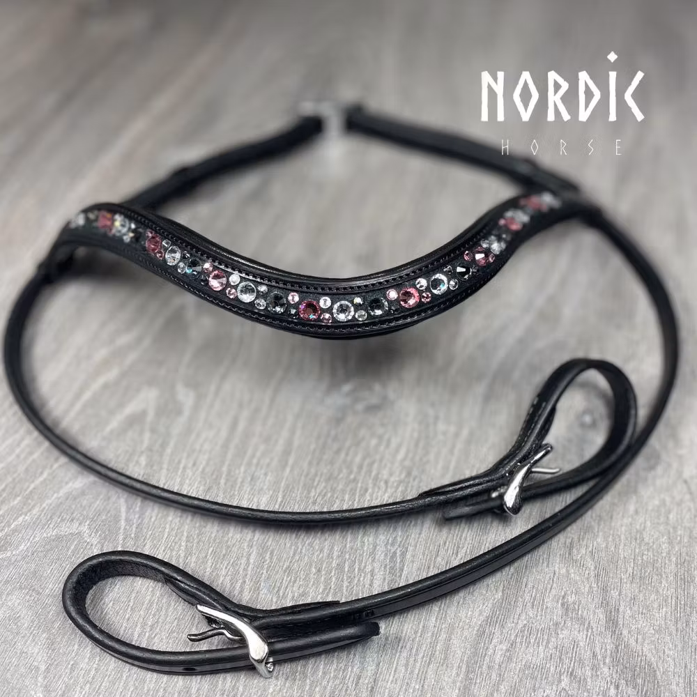 Huvudlag med rosa stenar