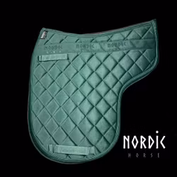Nordic Horse Vojlock i blank grön sammet. NYHET !
